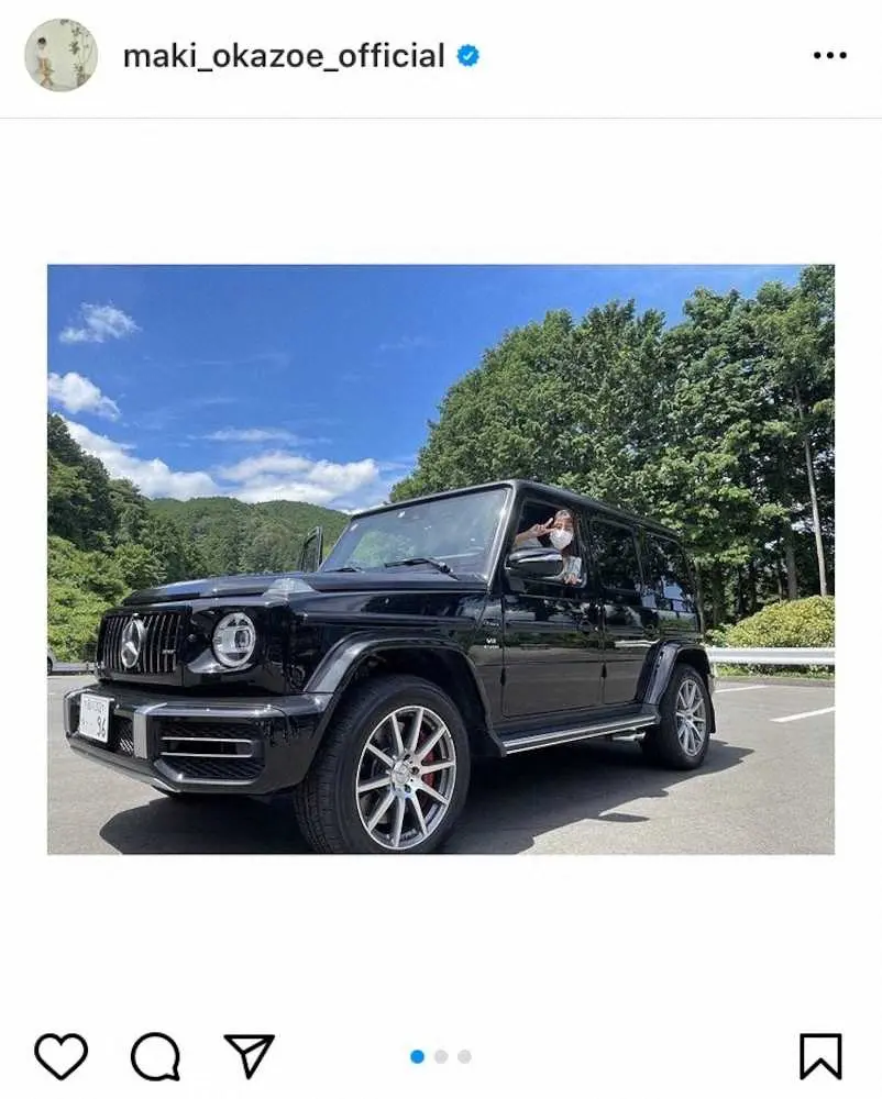 【画像・写真】免許取りたて岡副麻希　“愛車候補”ベンツ運転席ショット披露　「助手席乗せて」「素敵」の声