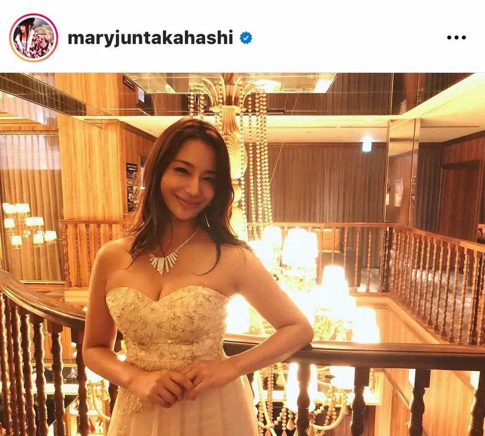 【画像・写真】高橋メアリージュン公式インスタグラム（@maryjuntakahashi）より