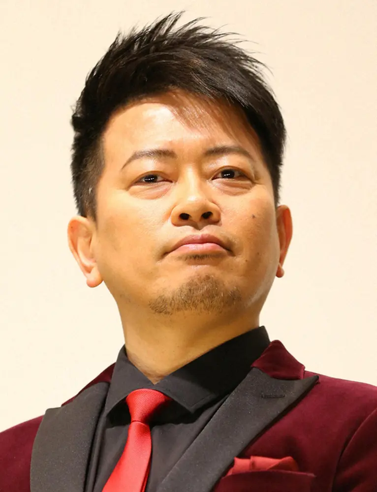 【画像・写真】宮迫が関コレにやってきた　黒の上下でランウェー「平均年齢上げてごめんなさい」