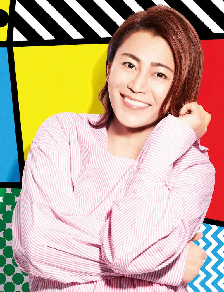 【画像・写真】14日に発売される氷川きよしの新曲「Happy！/森を抜けて」のジャケット写真