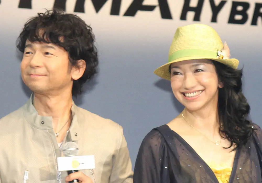 DREAMS COME TRUEの中村正人（左）と吉田美和（2012年撮影）