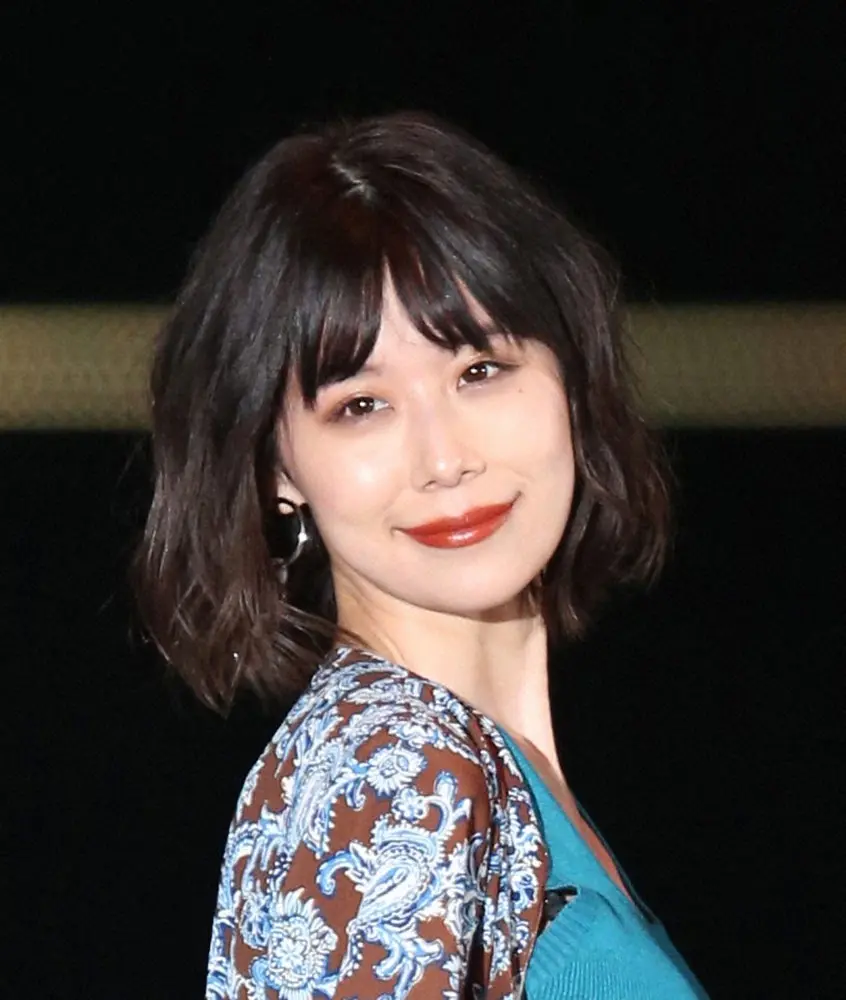 【画像・写真】有村藍里　卒業文集とともに小学生時代の写真披露！　ファン「顔が出来上がってる」「昔も今も素敵」