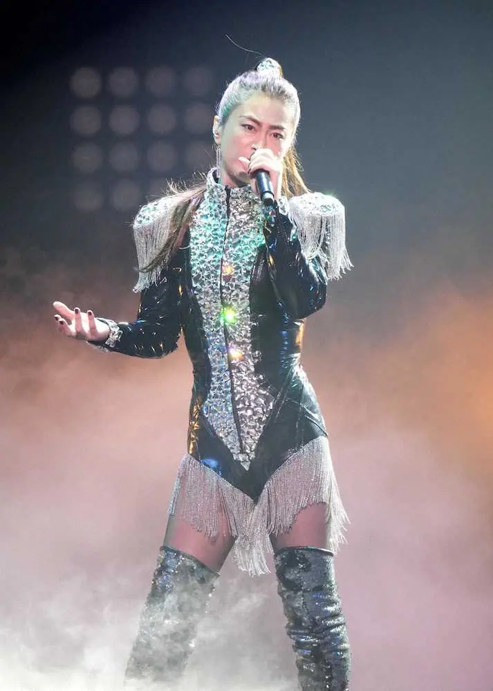 【画像・写真】氷川きよし、自身初のポップスコンサート　色とりどりの衣装で魅了、ファンに感謝