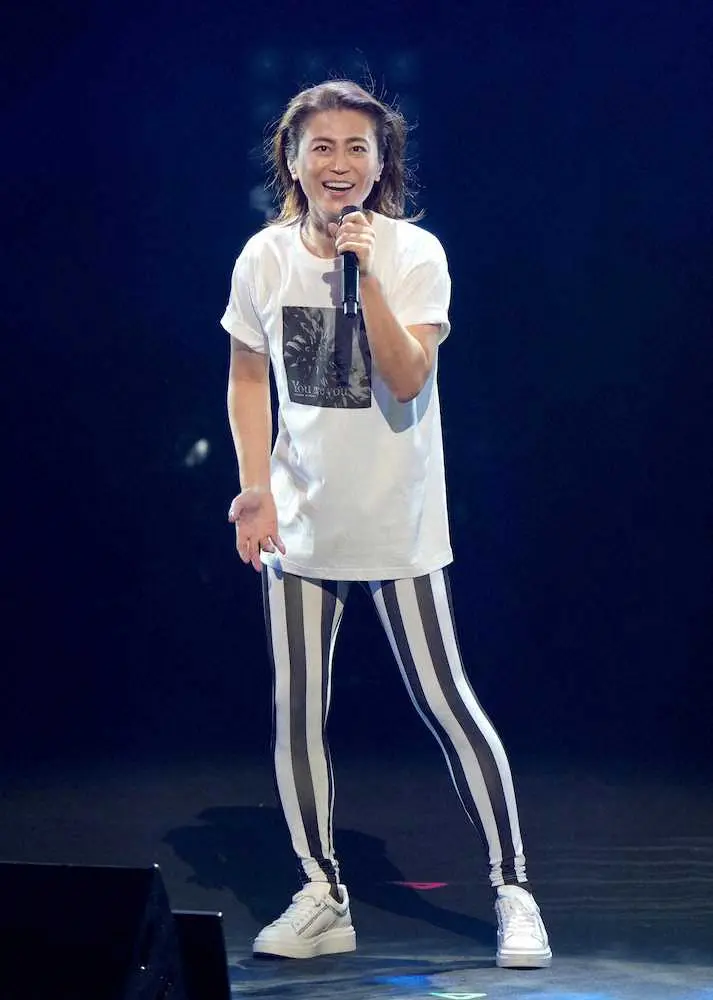 氷川きよし 自身初のポップスコンサート 色とりどりの衣装で魅了 ファンに感謝 スポニチ Sponichi Annex 芸能