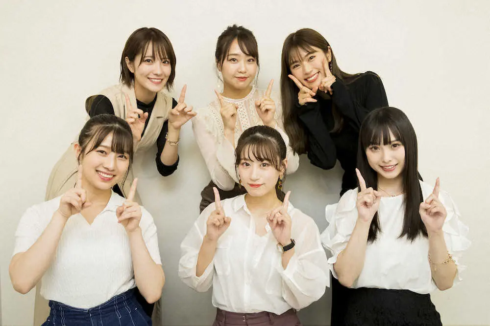 NMB48の（前列左から）安部若菜、上西怜、梅山恋和（後列左から）小嶋花梨、加藤夕夏、渋谷凪咲（C）NMB48