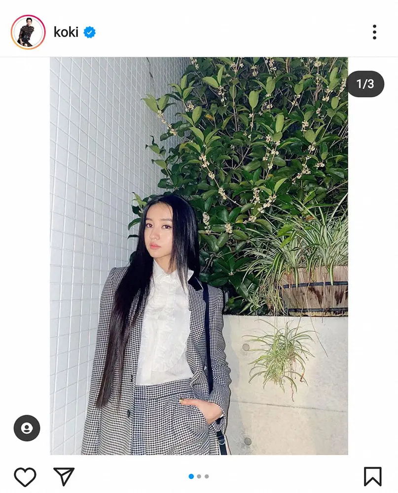 【画像・写真】Koki,「香りが大好き」銀木犀の花の前でポーズ　父・木村拓哉も「とても好きな香り」と紹介