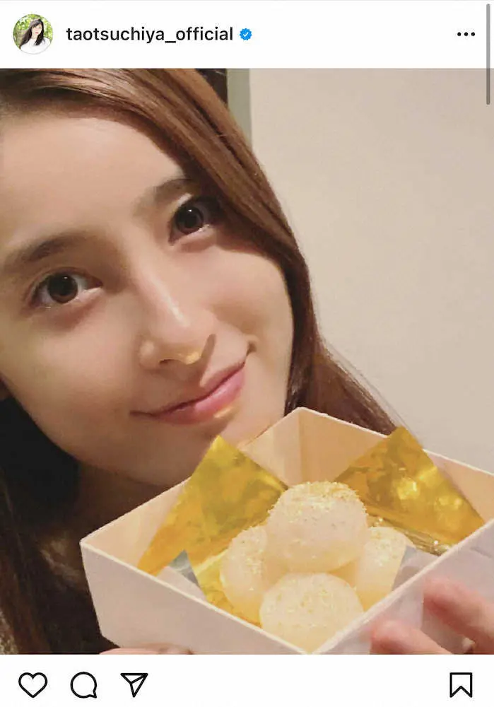 【画像・写真】土屋太鳳　月見団子とのドアップショット披露　ファン「ドアップなのに…」「ドキッとしました」