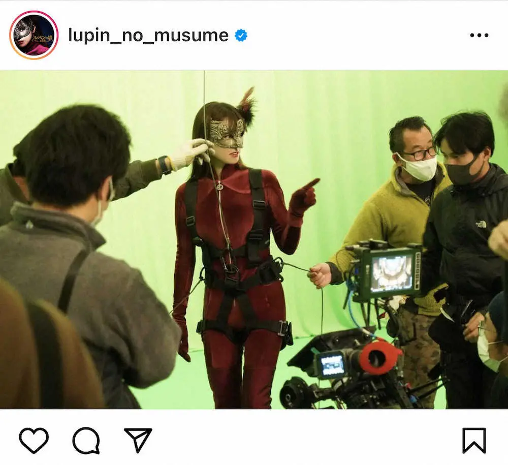 【画像・写真】深田恭子　映画「ルパンの娘」タイトな衣装でワイヤーアクション　「待ってました」「スタイル抜群」の声