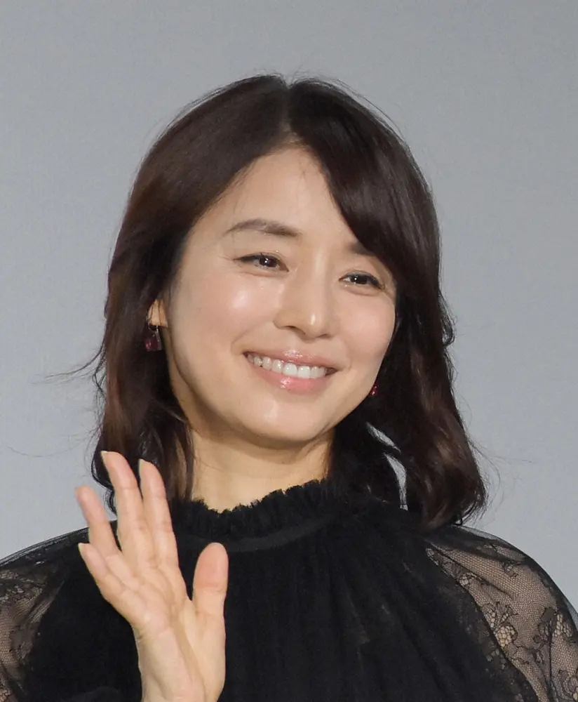 【画像・写真】石田ゆり子「ようやく1回目が無事に終わりました」お気に入りTシャツ姿でワクチン接種を報告