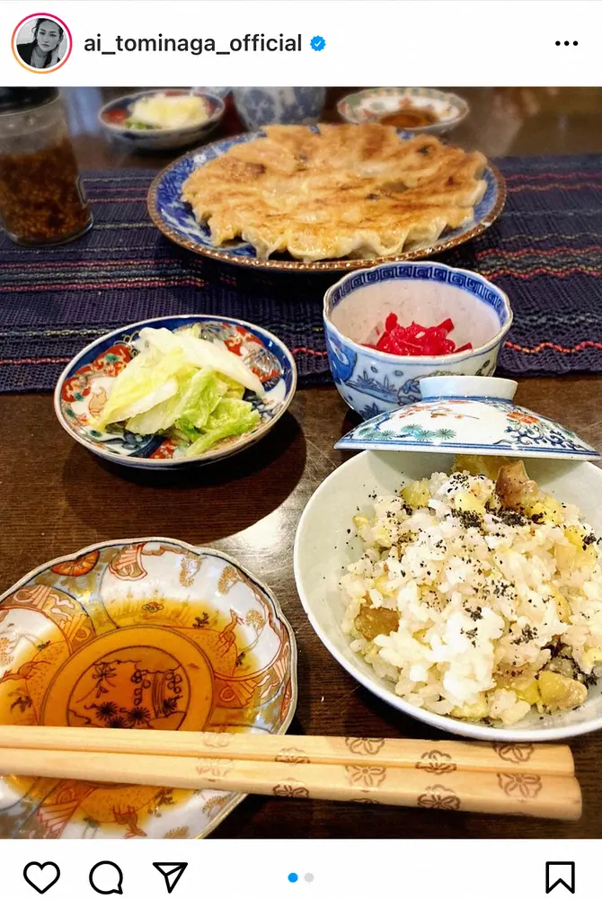 【画像・写真】冨永愛「秋の味覚を堪能」おうちごはん披露　ファン「お店かと思った」「意外と合いそう」