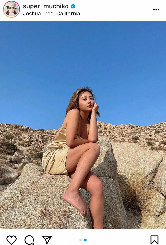 【画像・写真】てんちむ　ゴールドのミニドレス姿で…大胆に美脚披露　ファン「焼けて良い感じ」「美しい」