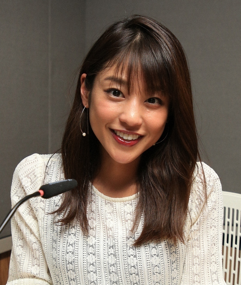 岡副麻希 嫌な季節到来 目をうるうるさせたニット姿に 目がうるってて可愛い お人形さん 妖精 スポニチ Sponichi Annex 芸能