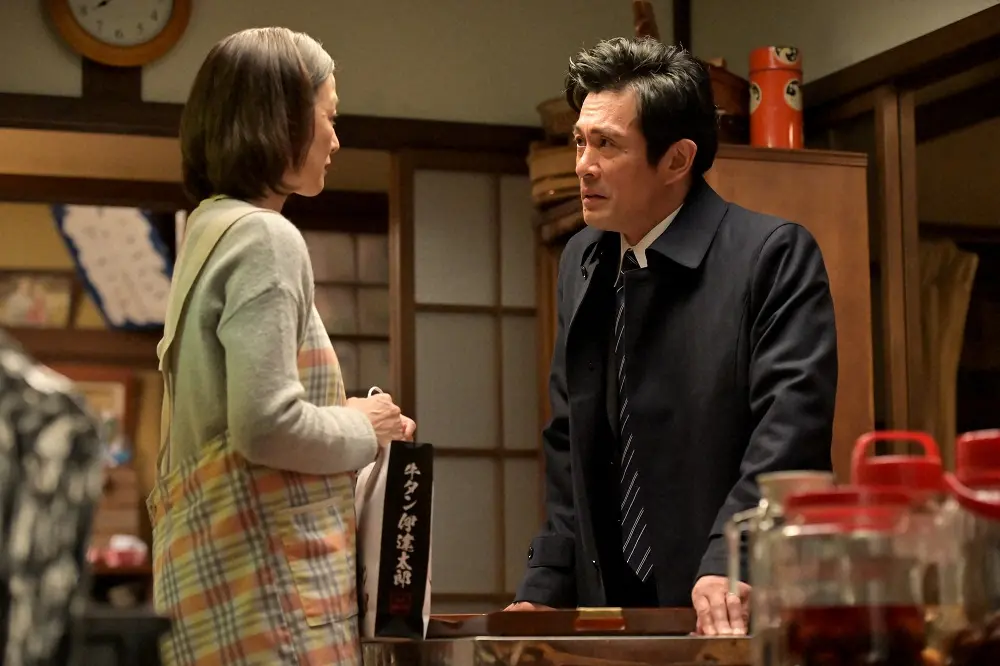 【画像・写真】「おかえりモネ」元教師・亜哉子が不穏ムード一掃　龍己とアイコンタクト　ネット感謝「明るさに救われる」