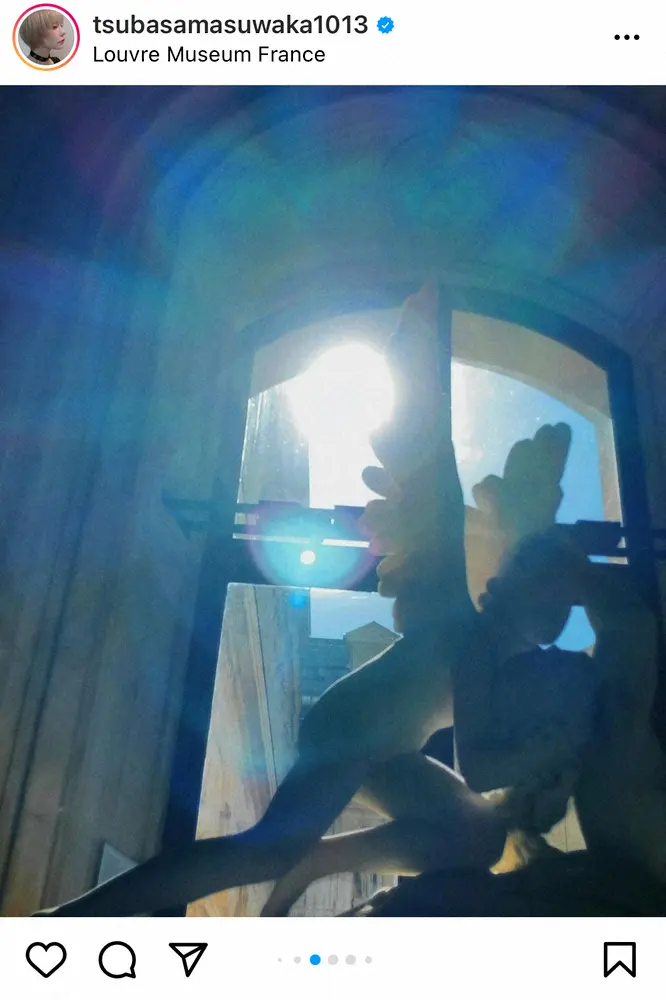 【画像・写真】益若つばさ　パリ滞在でモナリザとの2ショット　ファン「素敵です」「パリが似合う」