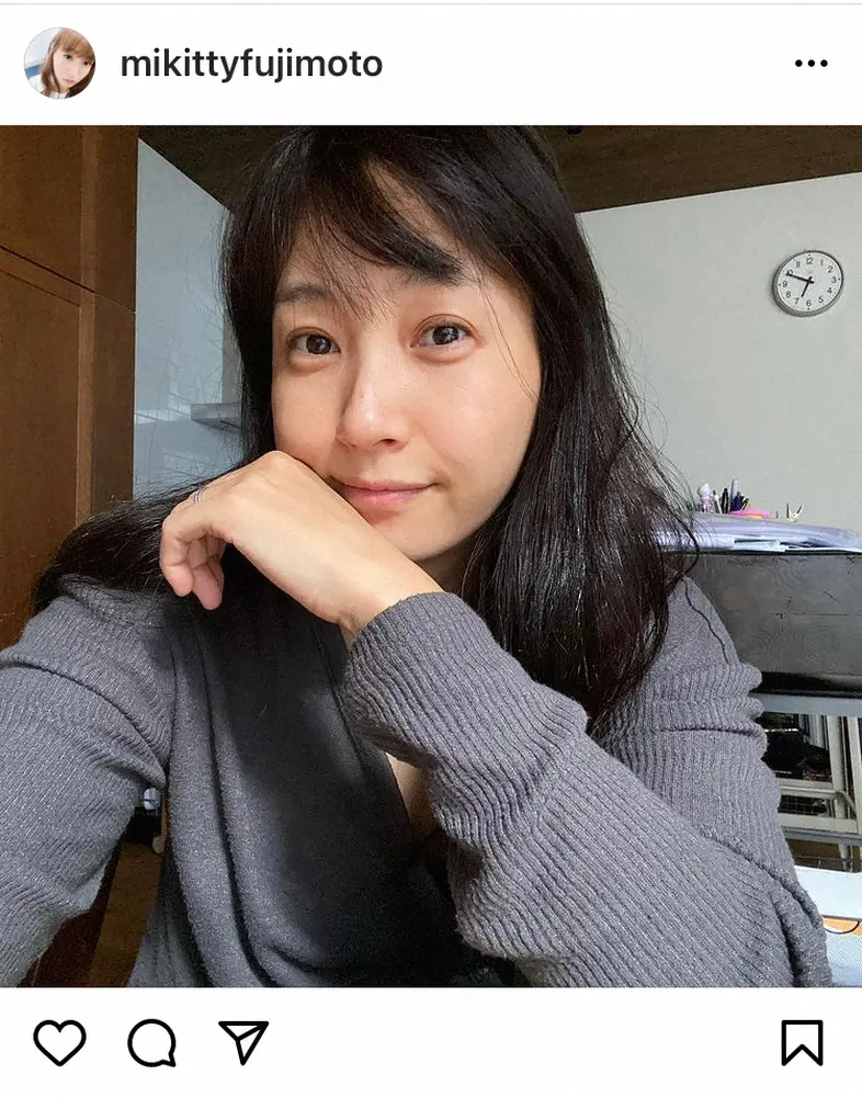 【画像・写真】藤本美貴　「髪の色を少し暗くしました」すっぴんショット披露で「素敵すぎる」「シワ全然ない」の声