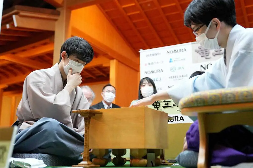 【画像・写真】藤井3冠　最年少4冠へ好スタート、豊島竜王に逆転先勝　難敵と9勝9敗のタイに