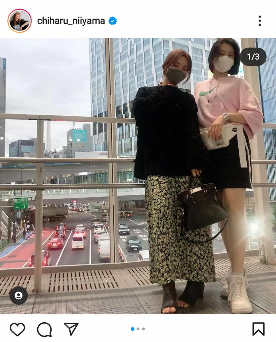 【画像・写真】新山千春　15歳長女との2ショット披露！1メートル68の新山より高身長「姉妹かと」の声