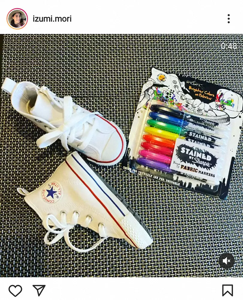 【画像・写真】森泉　娘のコンバースのスニーカーをペンでカラフルにデザイン「なかなかパンクに仕上がった」