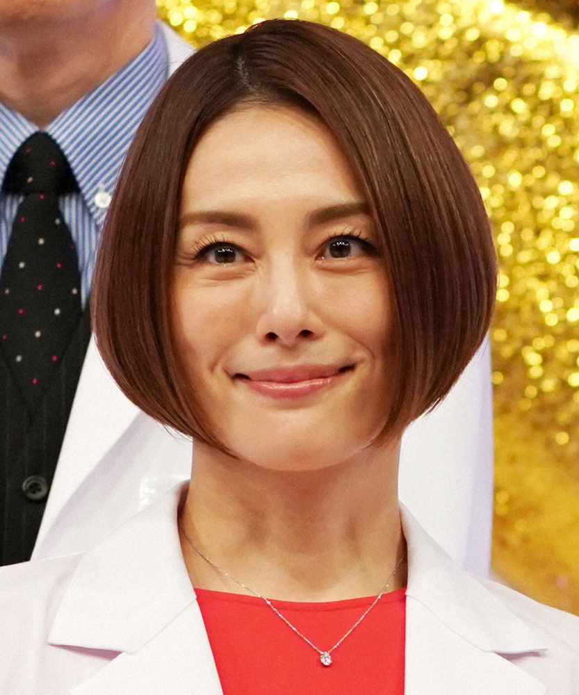 ドクターx 米倉涼子演じる未知子の ファッションチェック に 知りたかった情報 ツボ の声 スポニチ Sponichi Annex 芸能