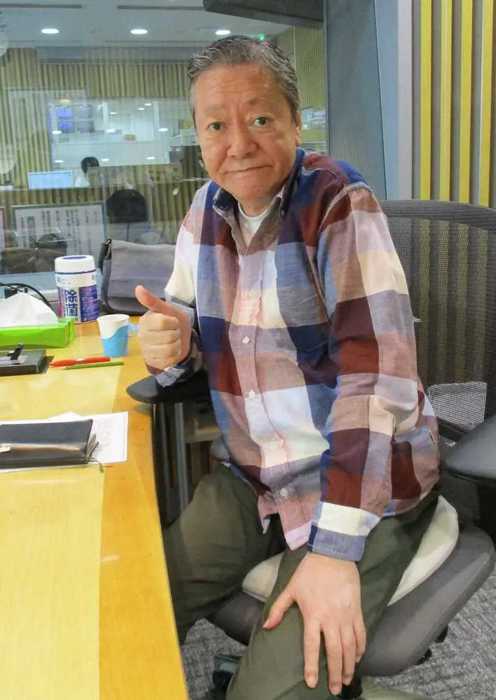ニッポン放送のスタジオでブログについて語った高田文夫氏