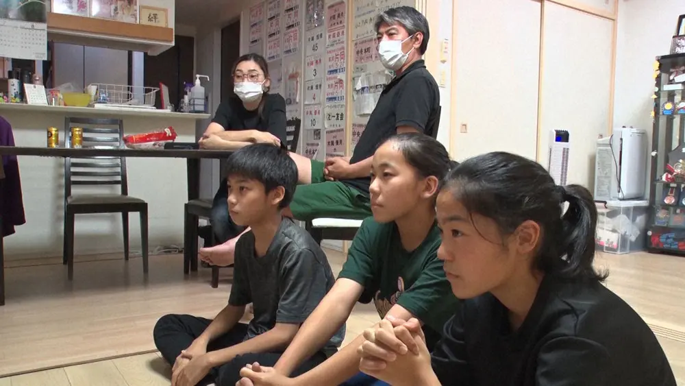 【画像・写真】空手界次世代エースと期待の三つ子に密着　全国大会の座をかけ72度目の直接対決　過去の戦績は妹が圧倒