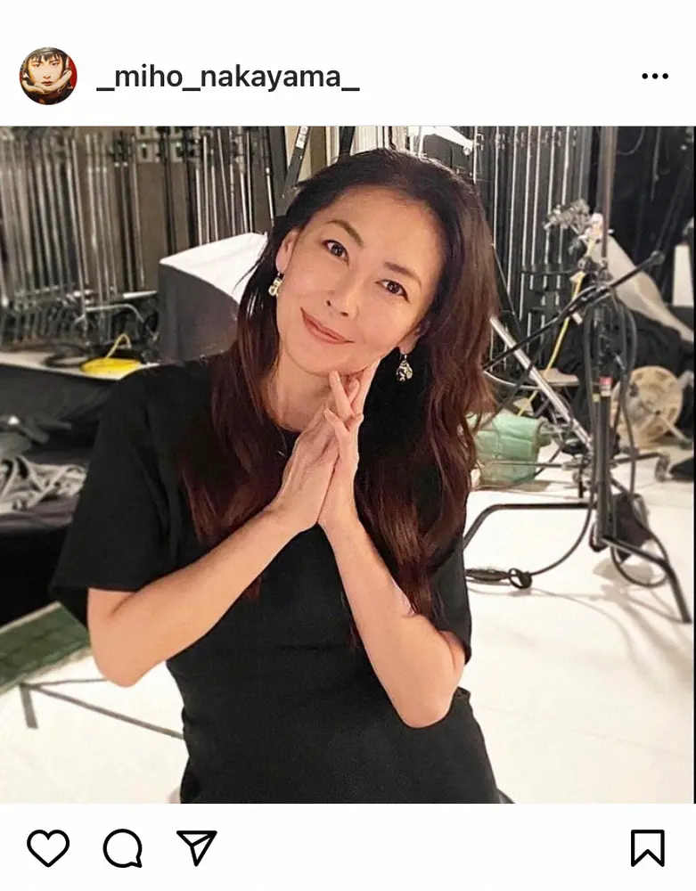 【画像・写真】中山美穂　「久しぶりに綺麗にして貰った」オフショット公開に「美しすぎます」「息止まりました」の声