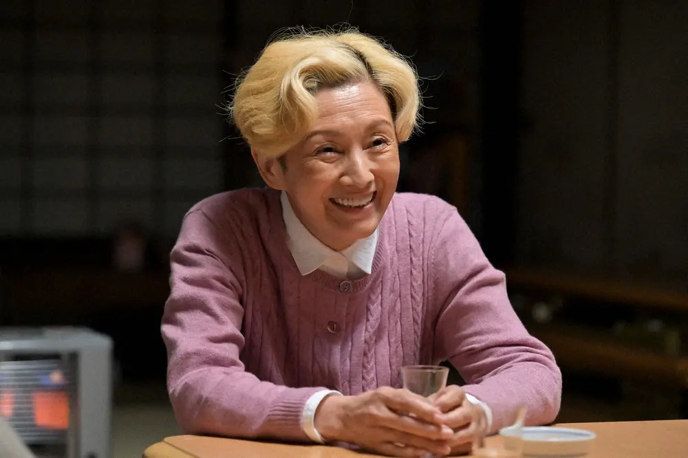 【画像・写真】連続テレビ小説「おかえりモネ」第119話。永浦家を訪れるサヤカ（夏木マリ）（C）NHK