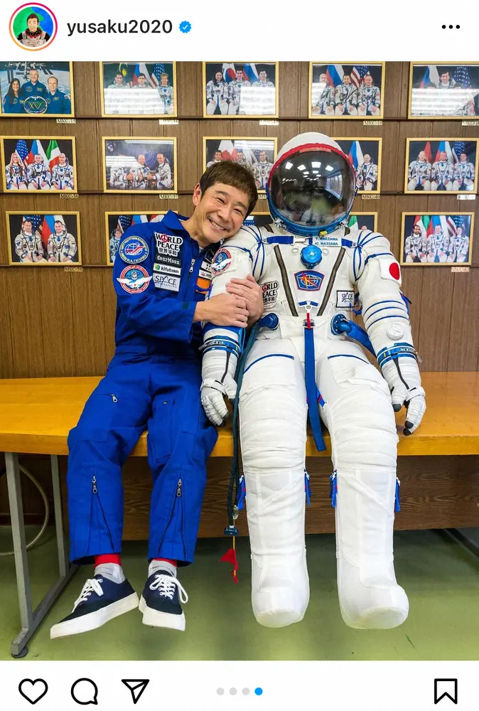 【画像・写真】前澤友作氏　ついに…宇宙服完成！　肩車をしてはしゃぐ姿に「無邪気で可愛い」「最高の笑顔」