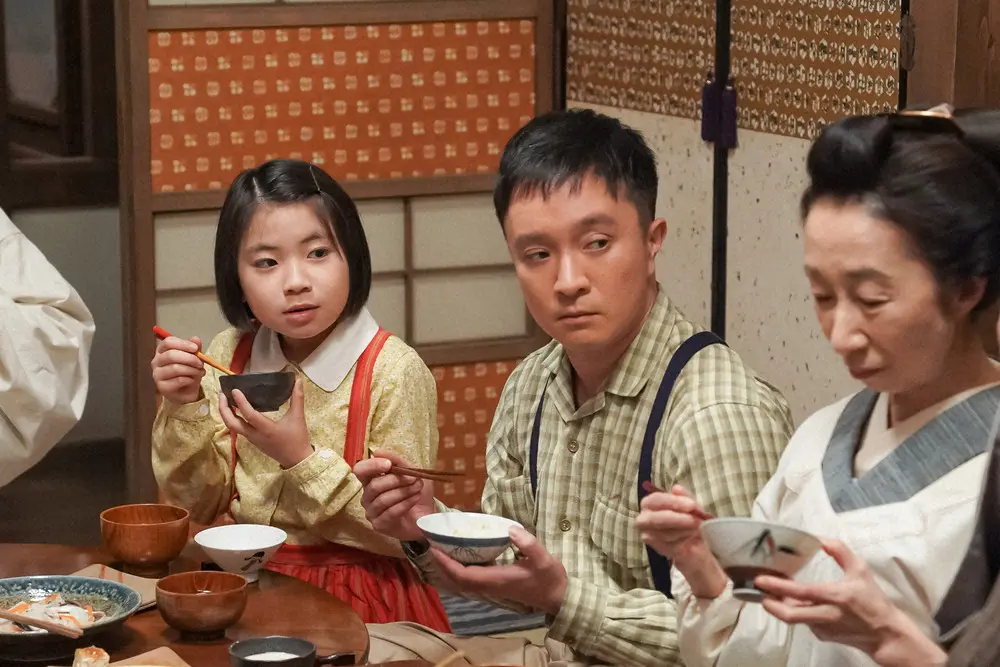 【画像・写真】【来週のカムカムエヴリバディ】第1週　日本のラジオ放送開始日、岡山の和菓子屋でヒロイン・橘安子誕生