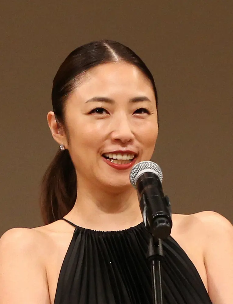 【画像・写真】MEGUMI　ホウレイ線消したくて…10年で試した美容法“1000種類”指原も絶賛「今のほうが若い」