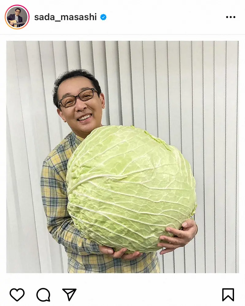 【画像・写真】さだまさし　超特大キャベツ「札幌大球」を持つ姿に「それはキャベツ!?」「食品サンプルみたい」の声
