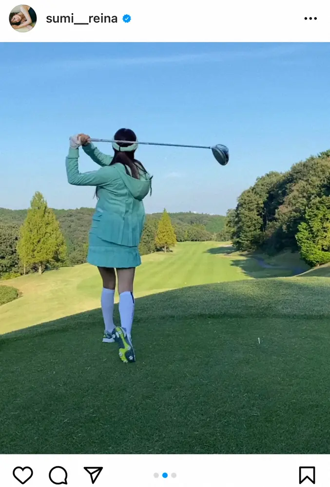 【画像・写真】鷲見玲奈　ミニスカ姿で華麗なゴルフスイング「スタイル抜群」「ナイスショット」の声