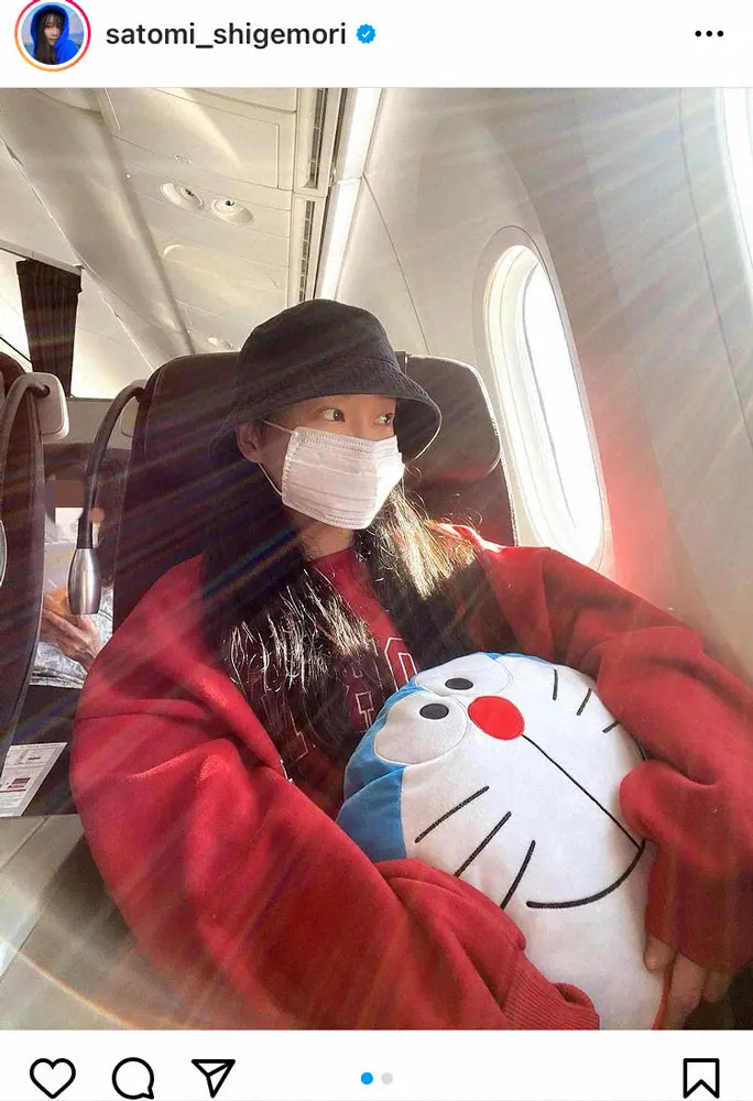 【画像・写真】重盛さと美　帰ってきたドラえもんをギュッと抱きしめ「もう離しません」に「のび太になりたい」の声