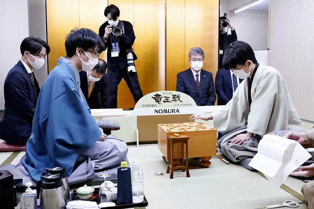 【画像・写真】藤井聡太4冠誕生！　強さの裏に“推定130万円”最新研究ソフトの存在