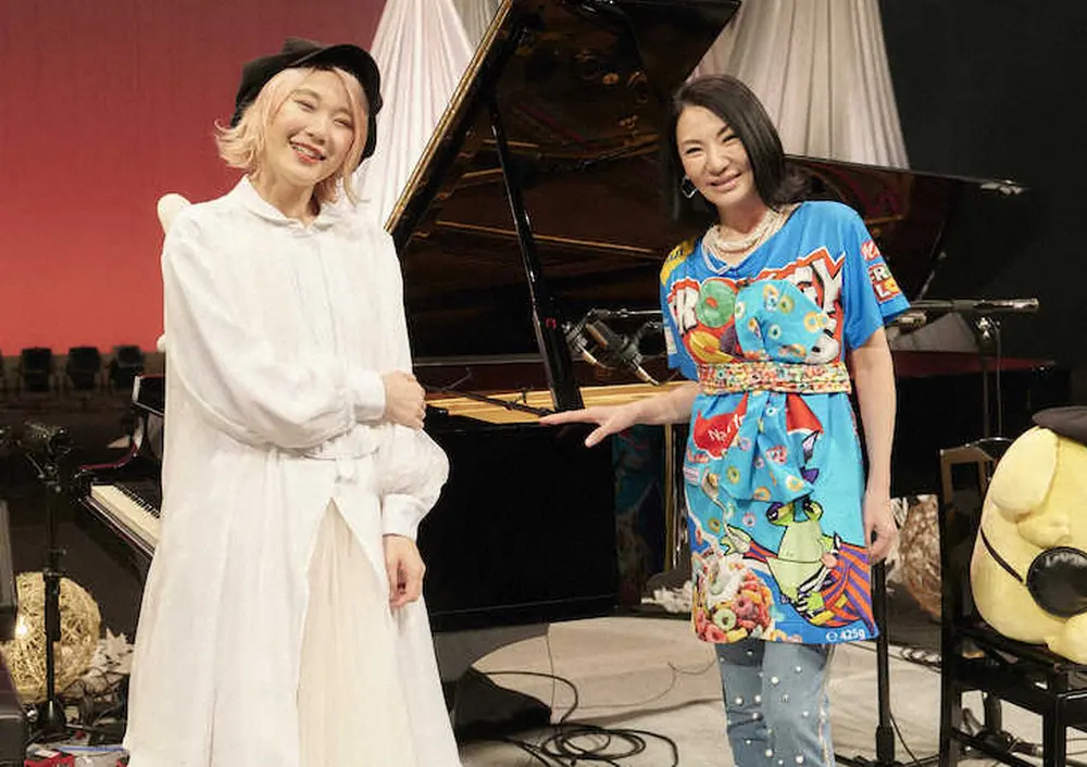 自身初の全国ツアーで共演したハラミちゃん（左）と広瀬香美（21年2月28日）