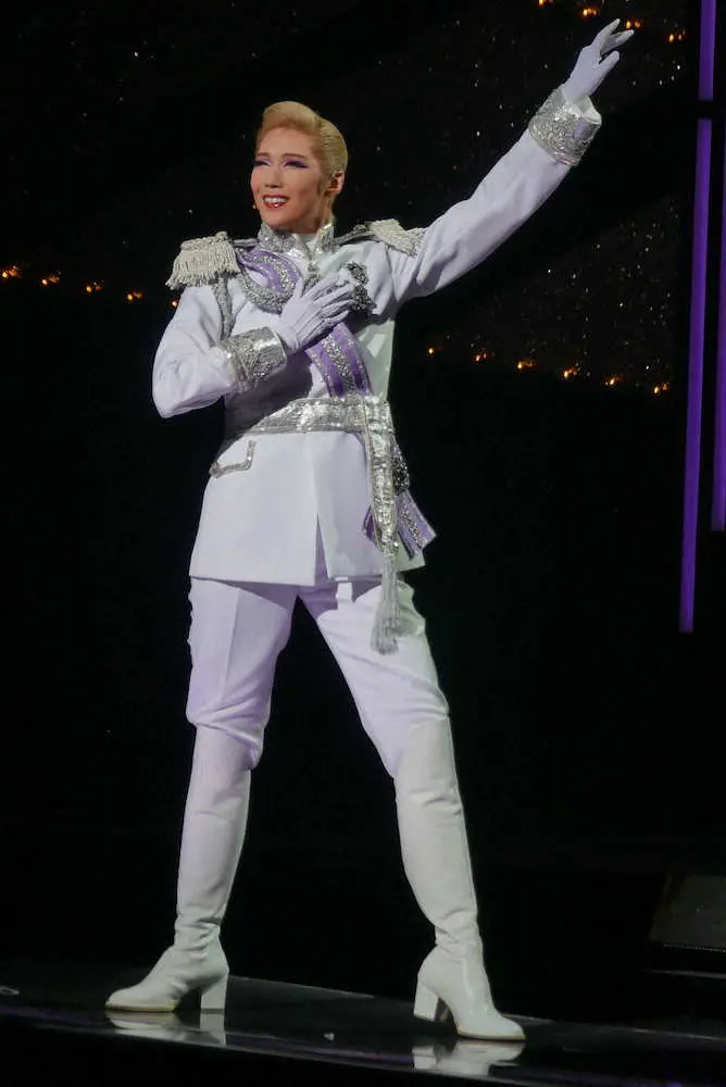 【画像・写真】宝塚星組トップ礼真琴　「2年振り星組生全員の東京公演。精いっぱい務めたい」