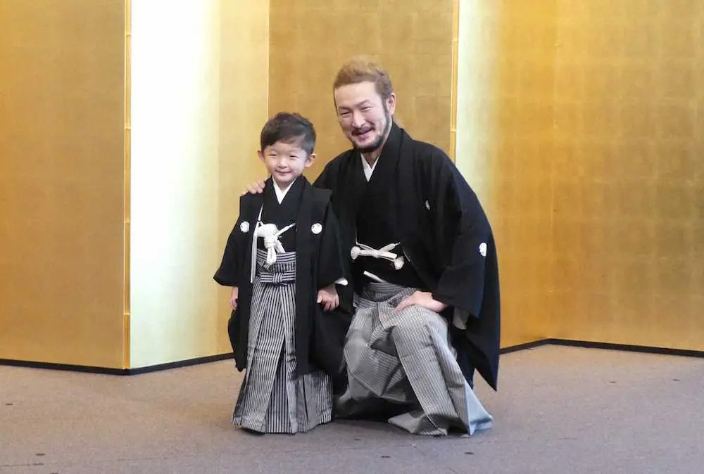 【画像・写真】中村獅童「親子でもライバル」“神対応”の長男　来年1月初舞台