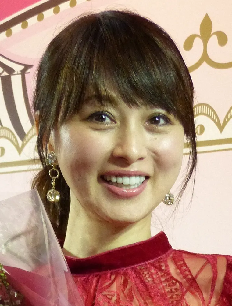 【画像・写真】渡辺美奈代　広々自宅リビング披露に「お姫様のお部屋みたい」「理想でしかない」の声
