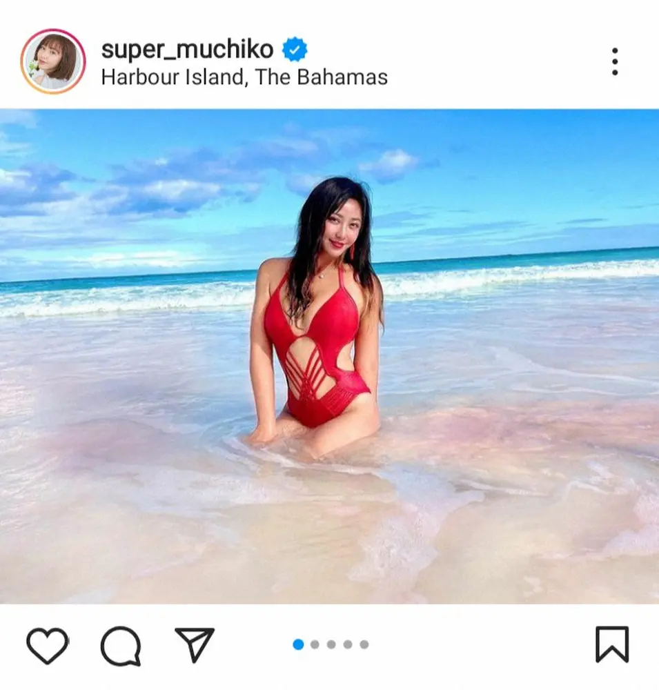 【画像・写真】てんちむ　赤の大胆水着でほほ笑む姿にフォロワーもん絶「むちむちが色っぽくてすき」「天才的に美人」