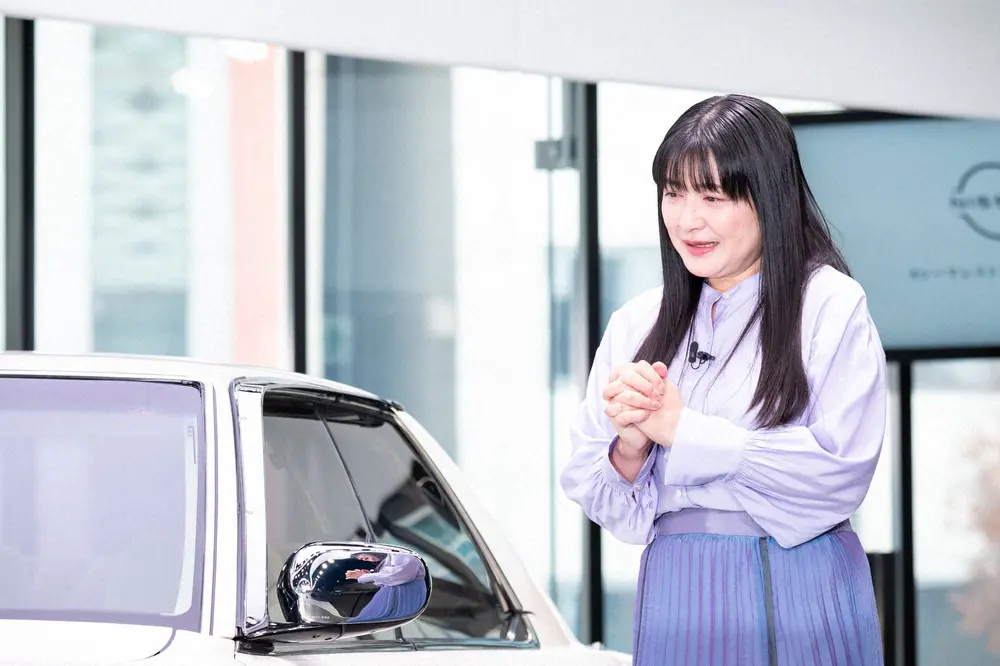【画像・写真】伊藤かずえ　レストア終えた“愛車シーマ”と8カ月ぶりの対面に涙「娘にも乗り継いでもらいたい」