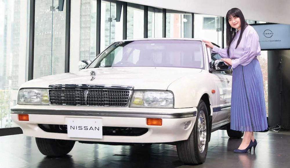 【画像・写真】伊藤かずえ　「レストア」完了の愛車シーマと久々再会で涙「新車の香り」