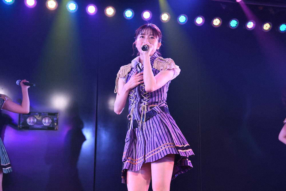 「AKB48　横山由依卒業公演」でパフォーマンスを行う横山由依　（C）AKB48