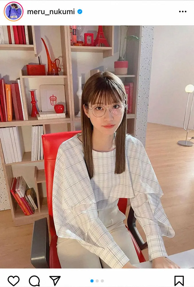【画像・写真】めるる“眼鏡してまじめるる”公開に「新たなめるる発見」キュートな100万人突破ポーズも
