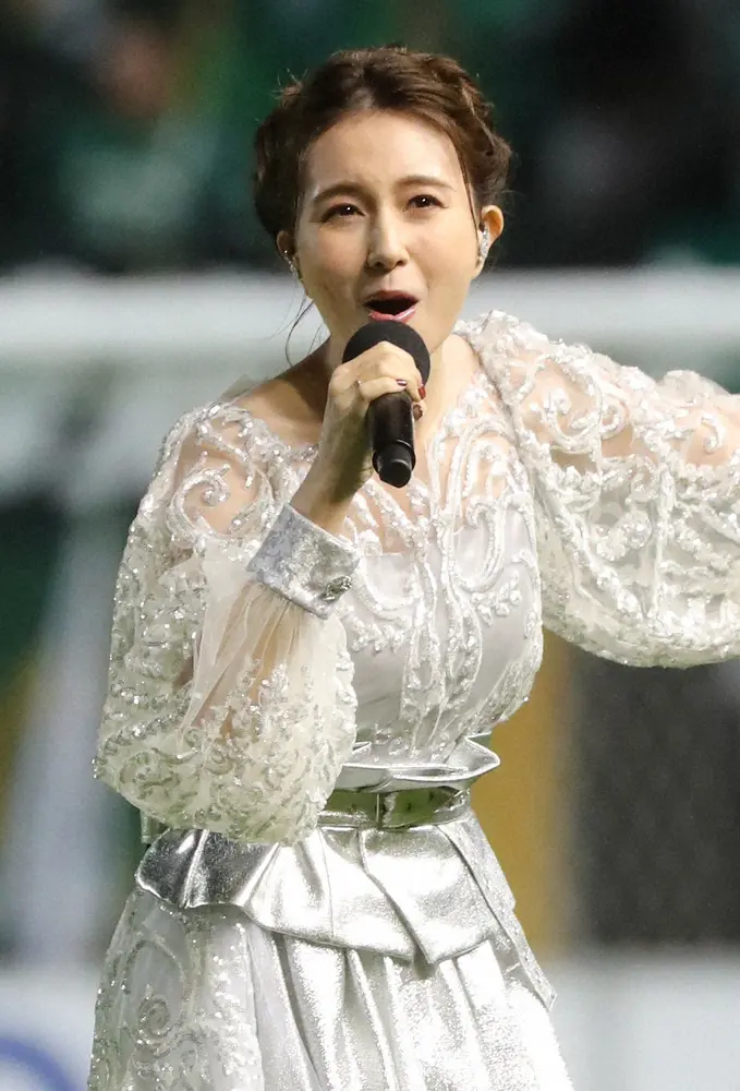 【画像・写真】May　J.　「いつも会うたびにギュッと抱きしめてくれた」　親友の神田沙也加さんへの“思い”つづる