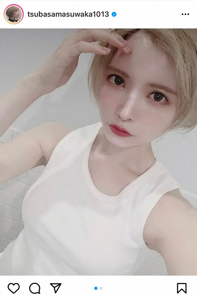 【画像・写真】益若つばさ　白タンクトップ姿での自撮りショットにファン「すごい透明感」「美しいです」