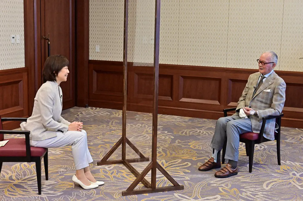 【画像・写真】TBS「news23」で独占インタビューをうけた巨人・長嶋茂雄終身名誉監督。インタビュアーはシドニー五輪女子マラソン金メダリストの高橋尚子さん（C）TBS