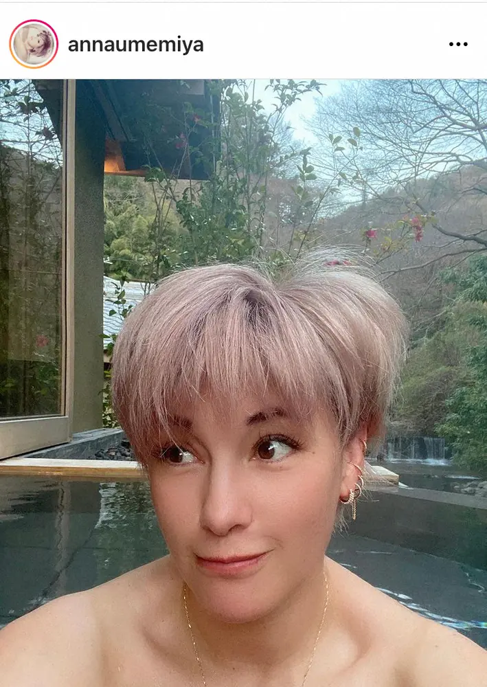 【画像・写真】梅宮アンナ　母・クラウディアさんと奥湯河原の豪華温泉満喫　入浴ショット公開に「最高」の声