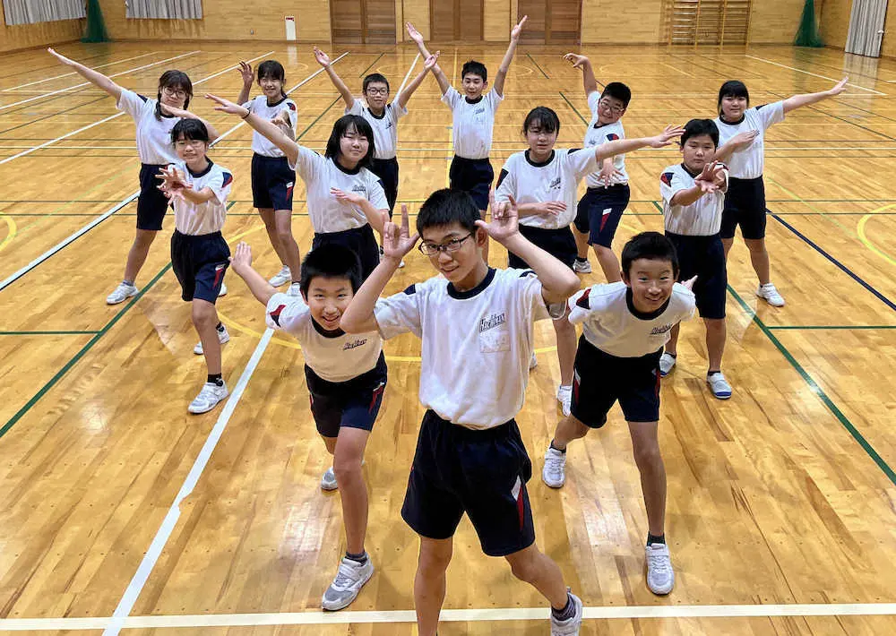 自由振付曲小学生部門を制した富山県富山市立八幡小学校「八幡DREAM13」