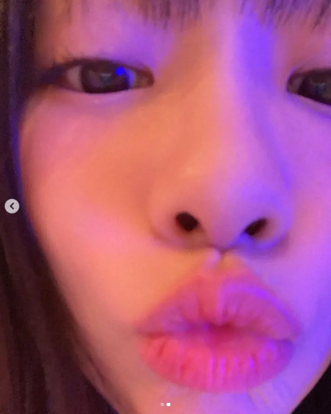 【画像・写真】重盛さと美　どアップの“キス顔”公開にファン悶絶「最高」「可愛すぎて死んでまう」「かわっ」