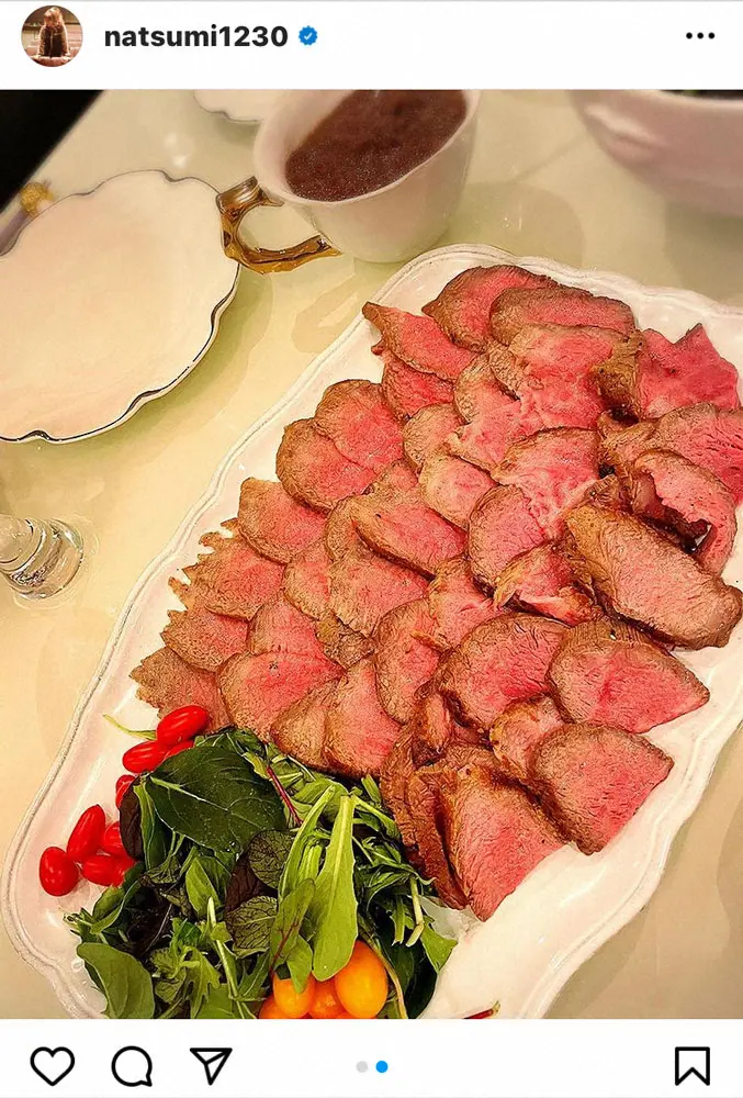 【画像・写真】小川菜摘　誕生日に家族がお祝い　得意のローストビーフ＆レシピ投稿に「美味しそう！」の声